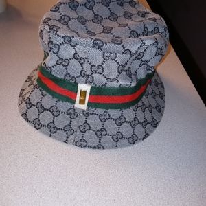 Gucci bucket hat